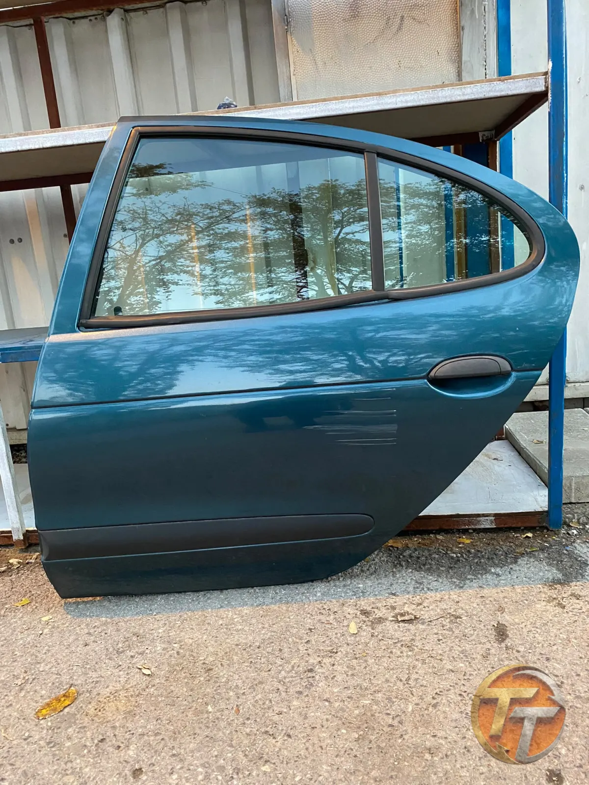 MEGANE 1 SOL ARKA KAPI
