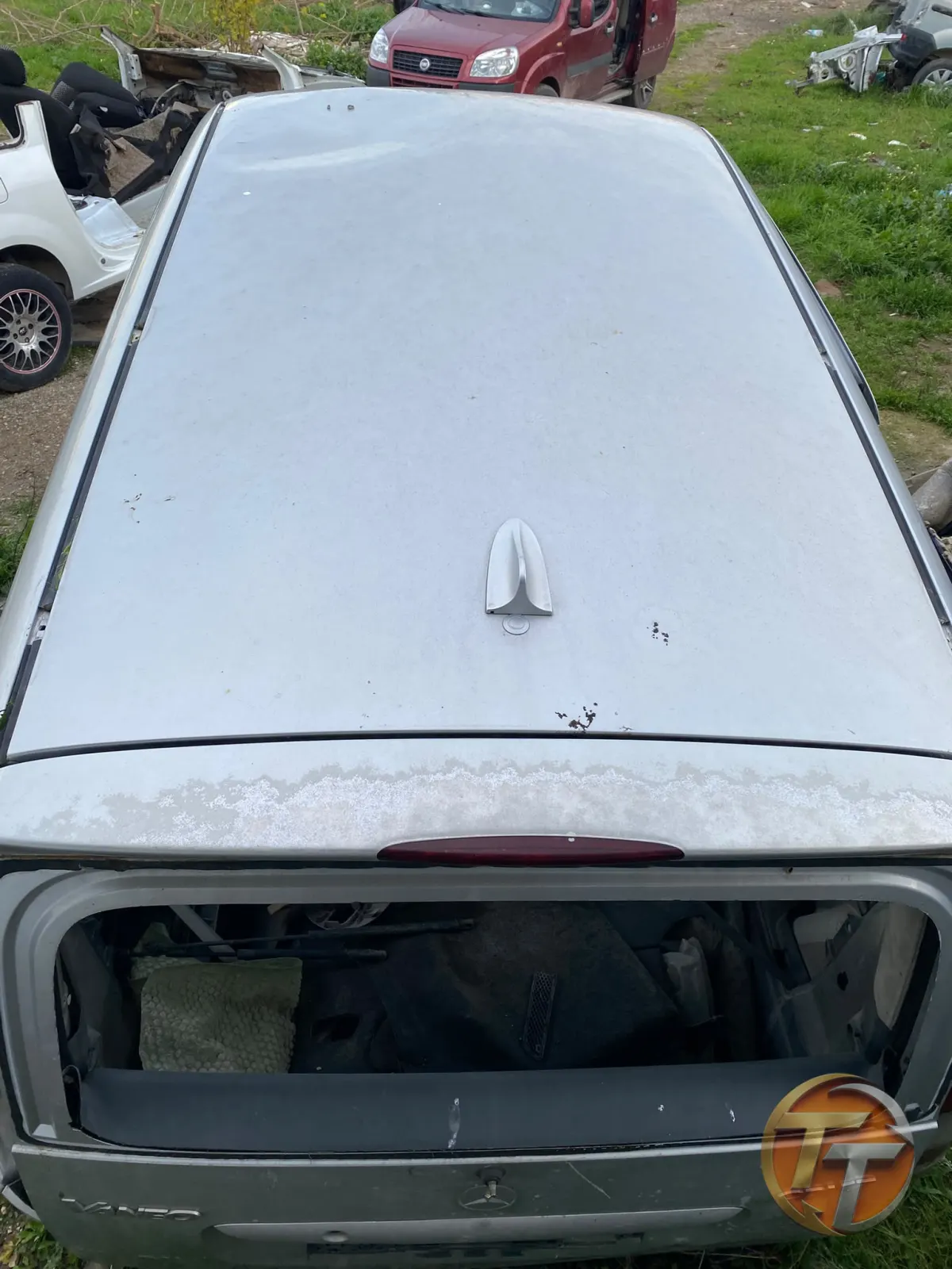 MERCEDES VANEO KESME TAVAN
