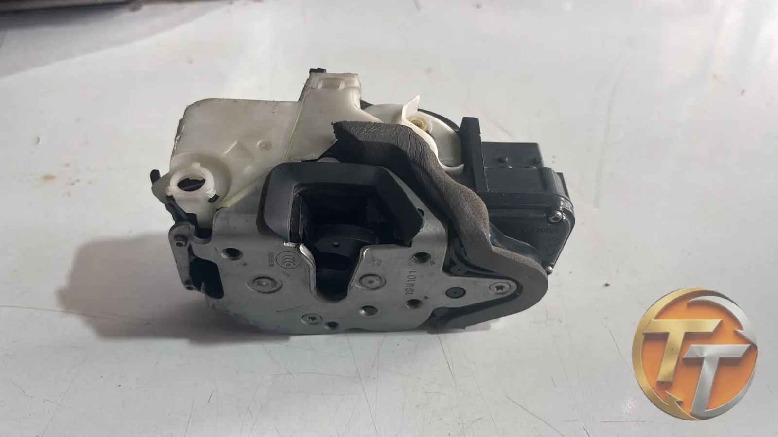 opel astra j sıfır orjınal sağ arka kapı kilidi