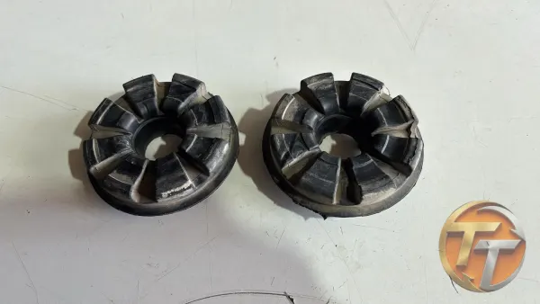 renault clıo 5 arka helezon yayı takozu orjınal takım