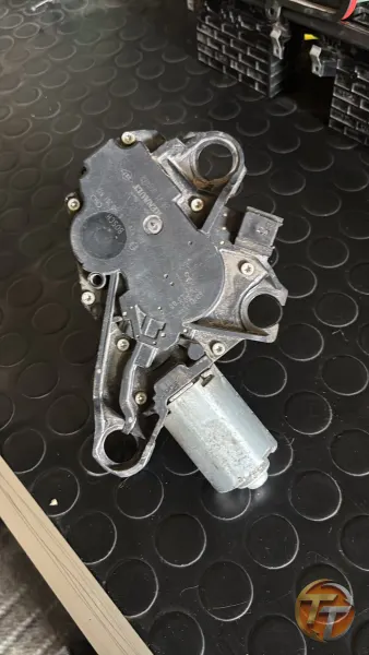 renault laguna 3 arka silecek motoru orjınal
