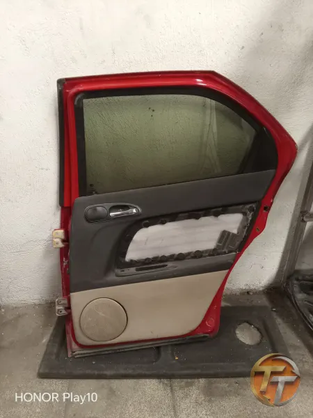 Alfa Romeo sağ arka kapı