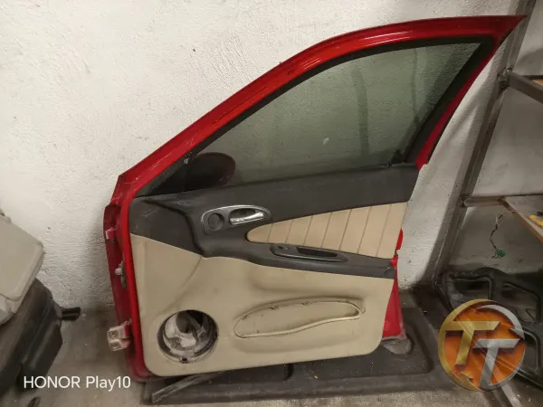Alfa Romeo sağ ön kapı