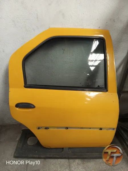 Renault Dacia sağ arka kapı sarı