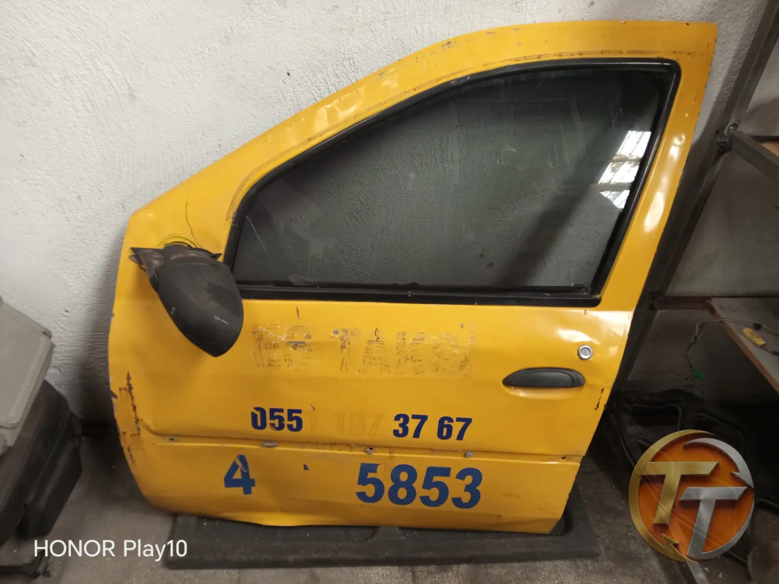 Renault Dacia sol ön kapı sarı