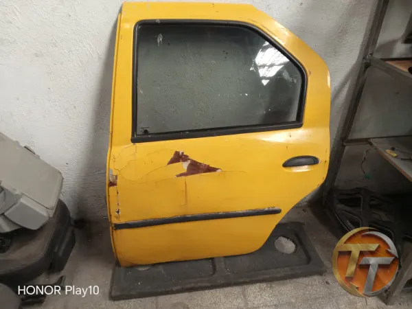 Renault Dacia sol arka kapı sarı