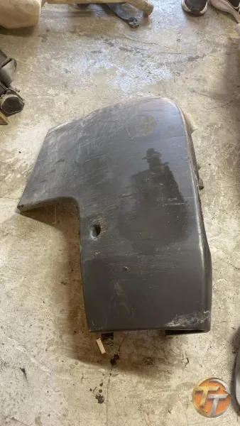 Trafik 2 arka tampon köşe