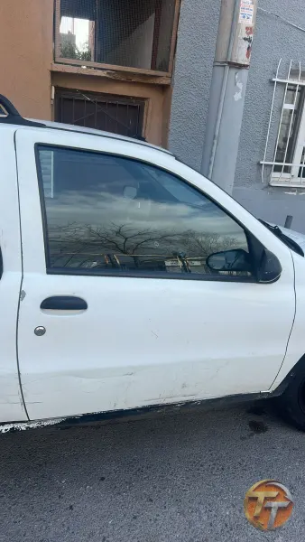 Fiat strada sağ ön kapı