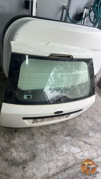 Ford fiesta bagaj kapağı dolu hatasız