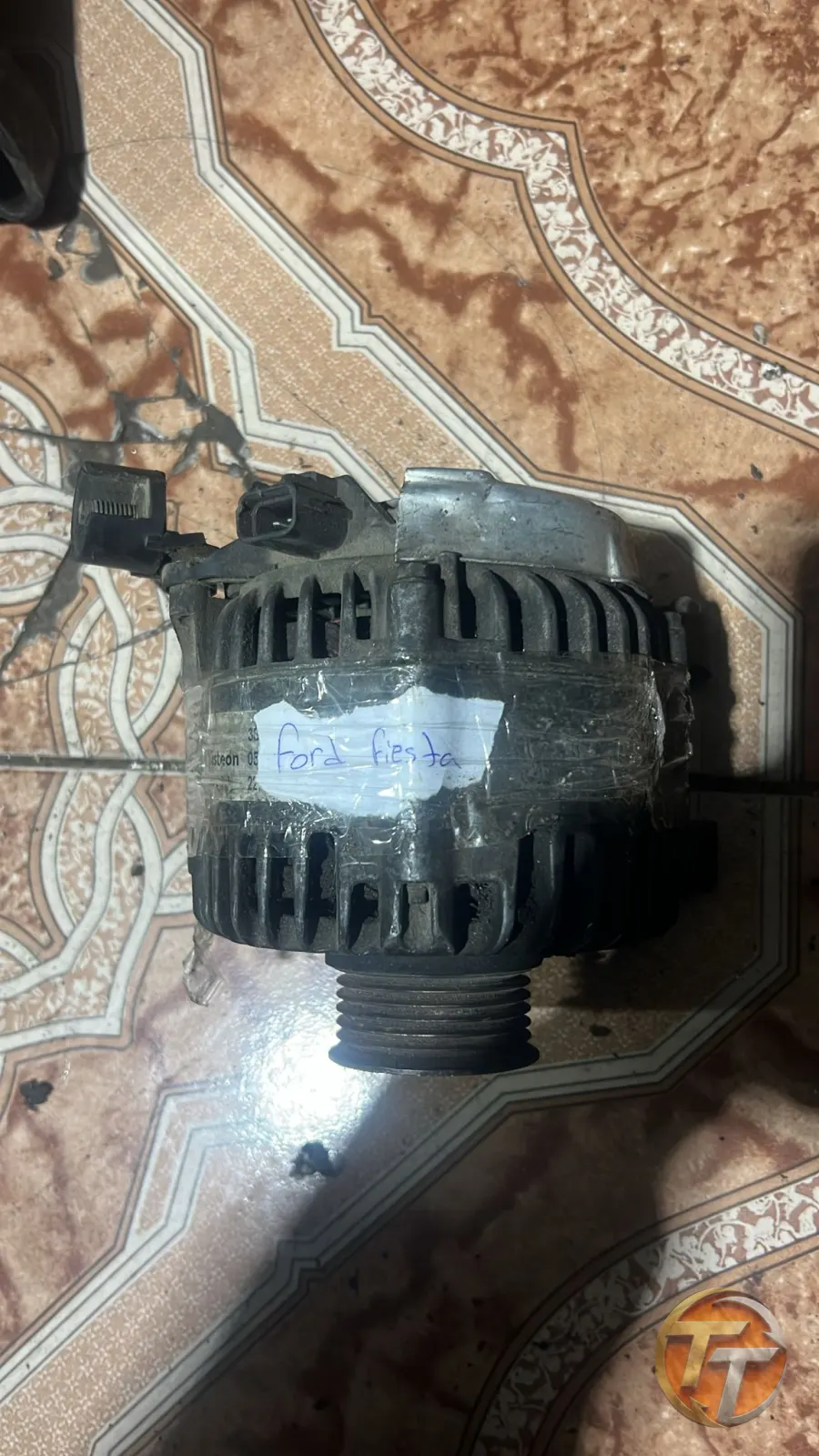 Ford Fiesta şarj dinamosu