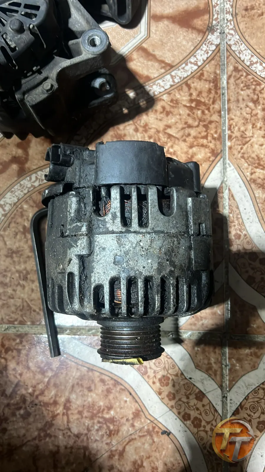Pejo 1.4 dizel şarj dinamosu  tepe