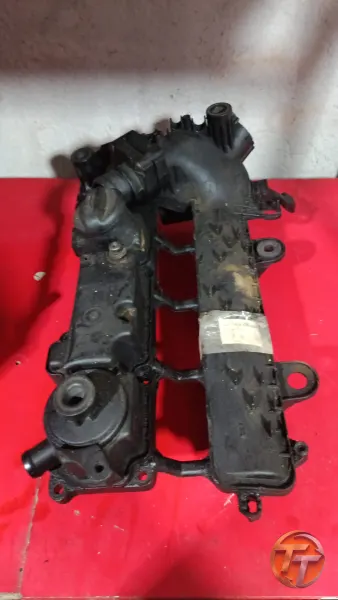 1.4 Fiesta kulbaratör kapağı
