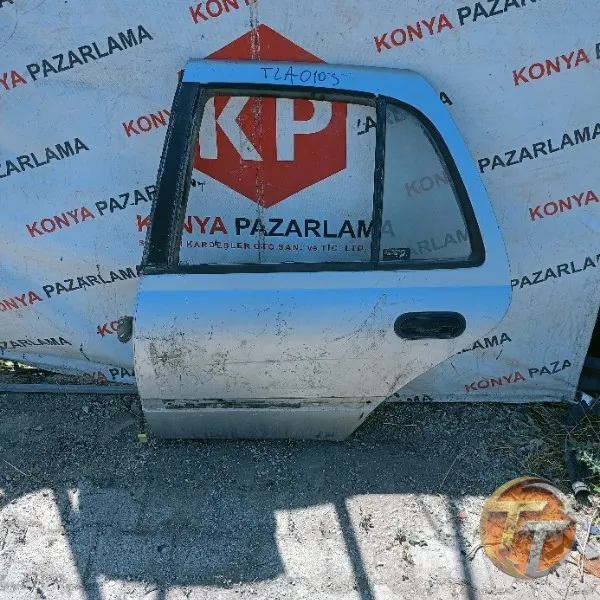 Bilinmeyen sol arka kapı Tla-0103