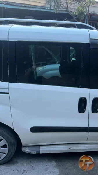 Fiat Doblo. Geniş aile sağ sürgülü kapı Dolu hatasız