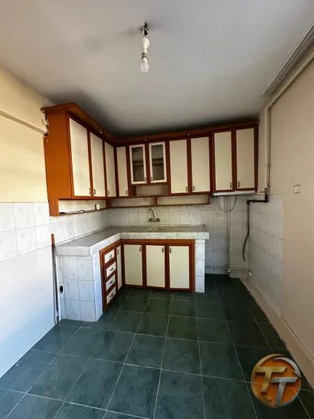 İzmir zirve gayrimenkul’den Yenigünde  kiralık 3 + 1 daire