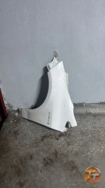 Toyota corola sol ön çamurluk