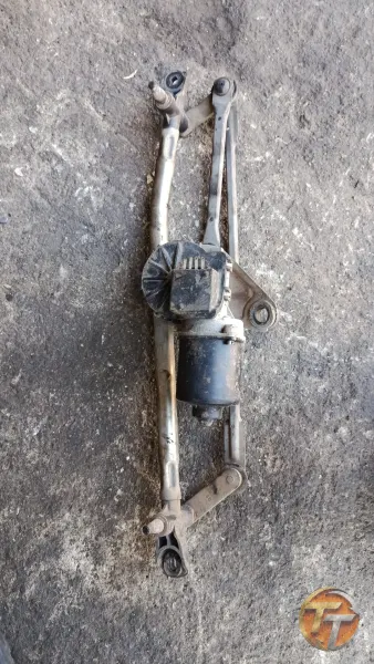 Fiat Fiorino ön cam silecek motoru.