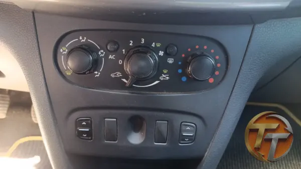 Dacia Sandero klima kontrol paneli