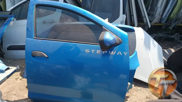 Dacia Sandero sağ ön kapı