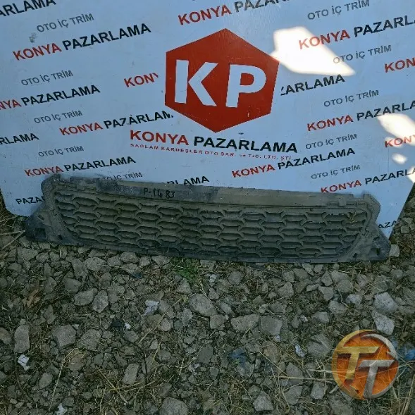 Dacia Duster tampon ızgarası P-1483