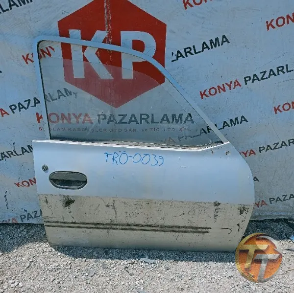 Dacia Pick-up sağ ön kapı Trö-0039