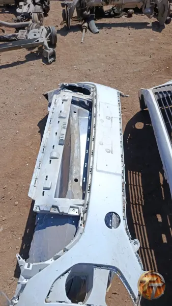 Ford courier ön tampon