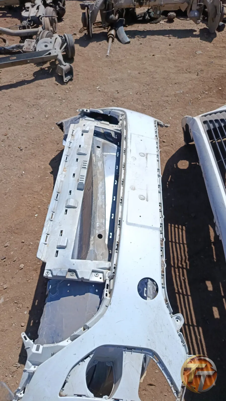 Ford courier ön tampon