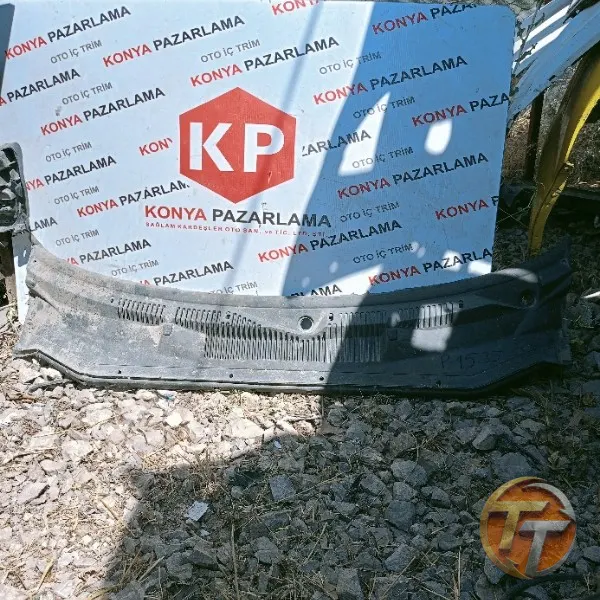 Fiat Albea ön cam ızgarası P-1535