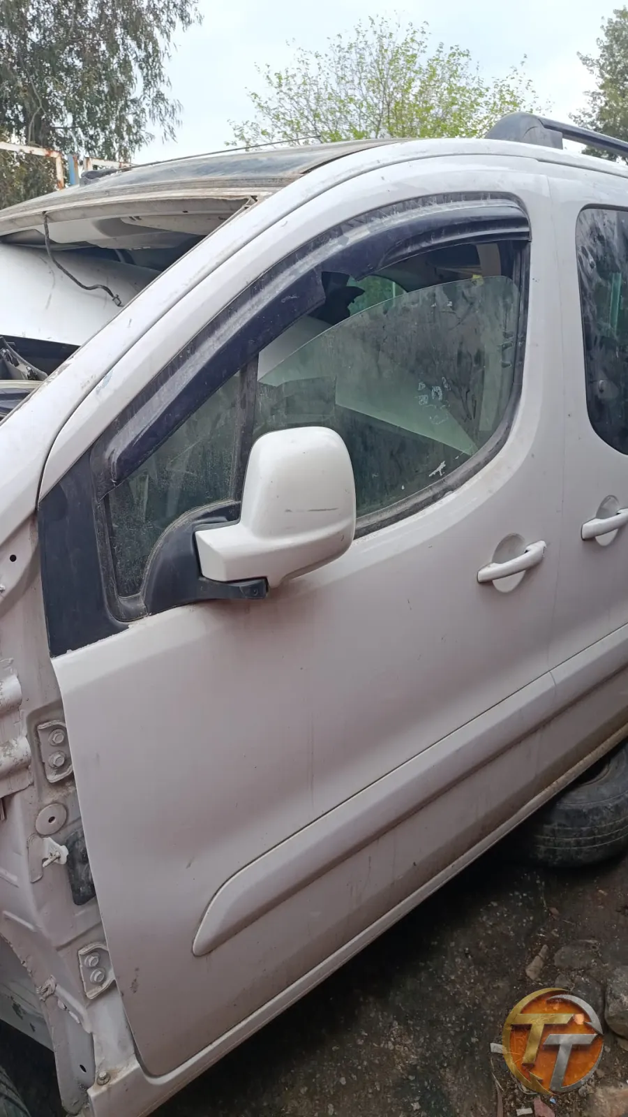 Citroen Berlingo sol ön kapı