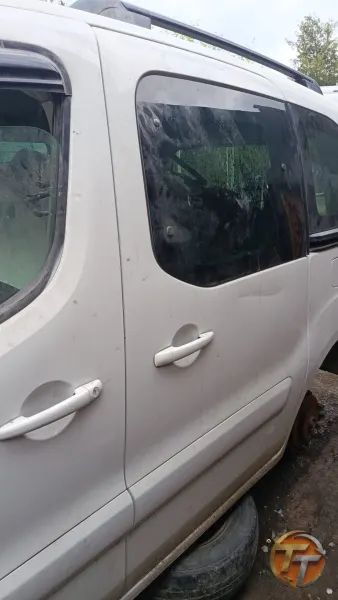 Citroen Berlingo sol sürgülü kapı
