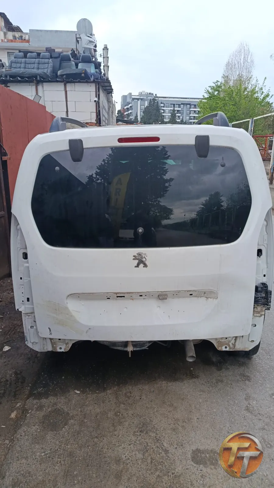 Citroen Berlingo bagaj kapağı