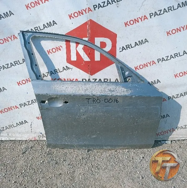 BMW 1.16 sağ ön kapı Trö-0076