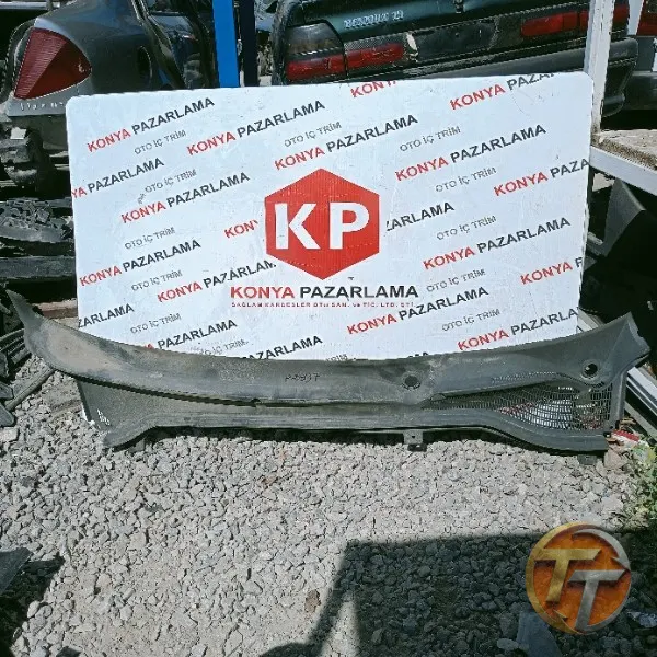 Fiat Doblo ön cam ızgarası P-0997