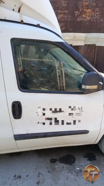 Fiat Doblo geniş aile sol ön kapı