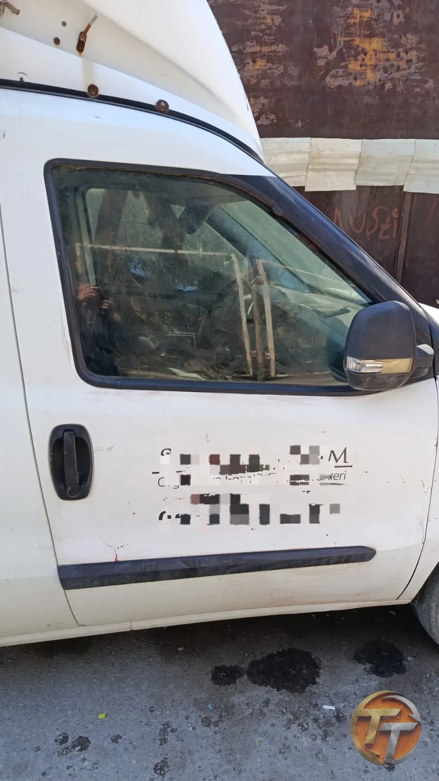Fiat Doblo geniş aile sol ön kapı