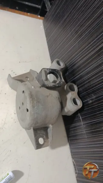 Fiat Doblo sol motor kulağı