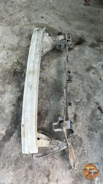 Fiat Doblo ön tampon demiri