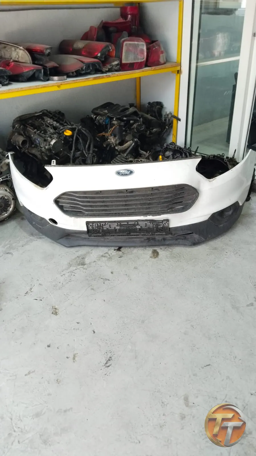 Ford courıer ön tampon