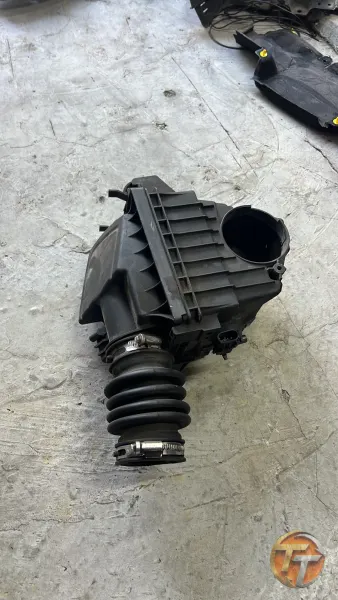 Ford Curier hava filtresi kutusu