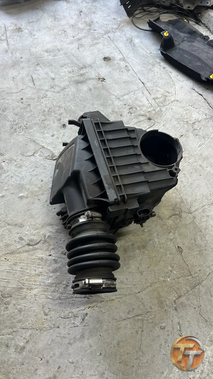Ford Curier hava filtresi kutusu