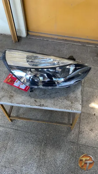 Clio 4 sağ far
