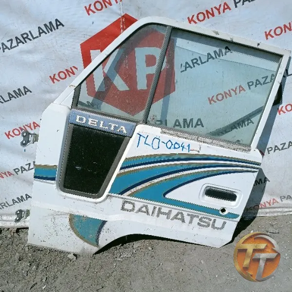 Daıhatsu Delta sol ön kapı Tlö-0041