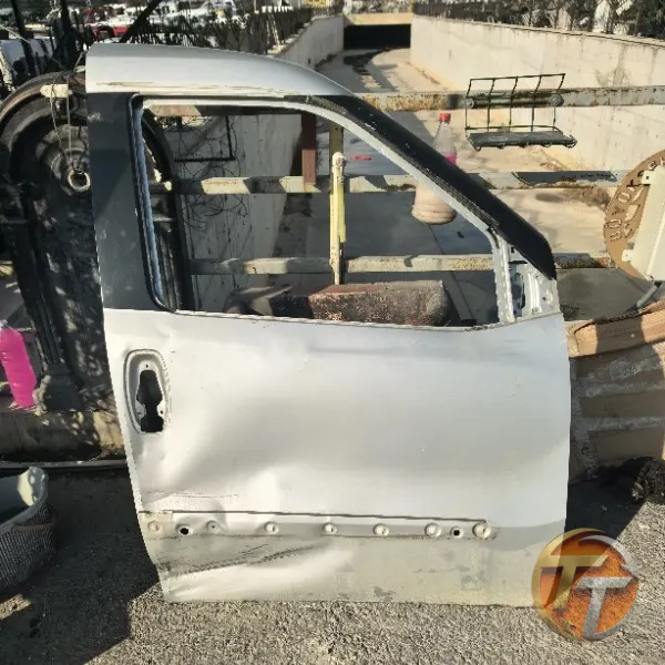 Doblo 3 4 sağ ön kapı