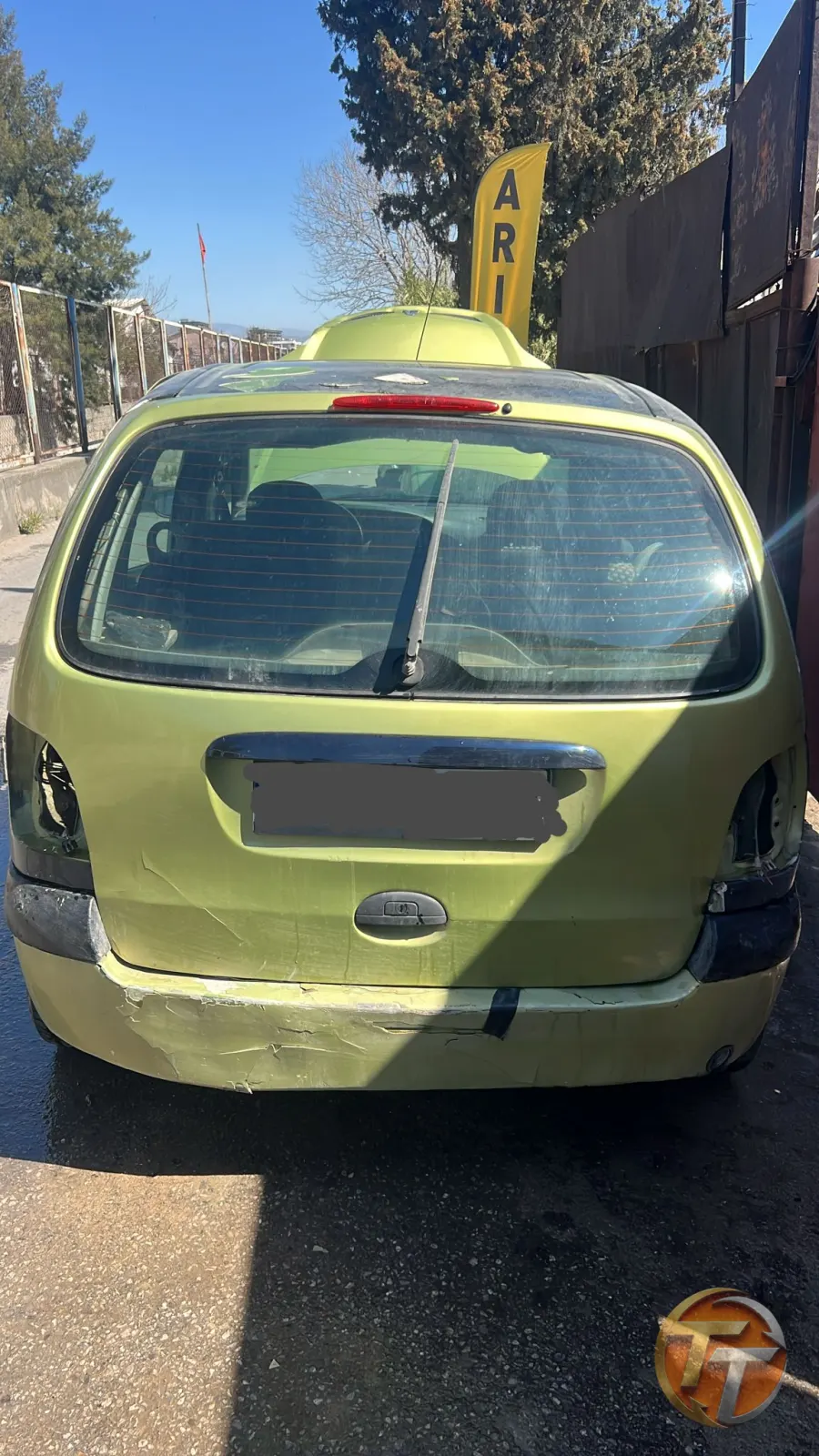 Renault senic bagaj kapağı