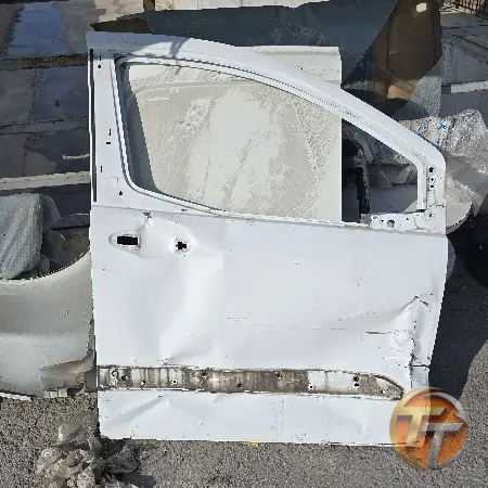 Ford corier sağ ön kapı