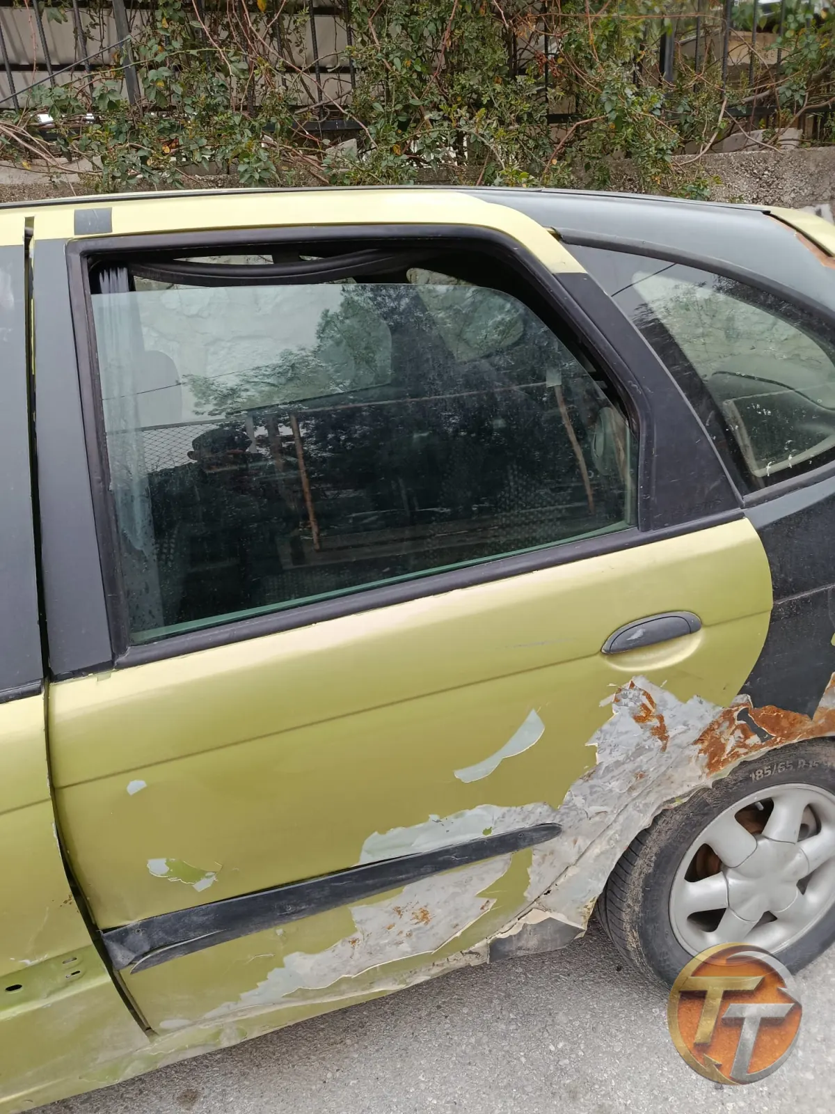 Renault SCENİC 1 sol arka kapı
