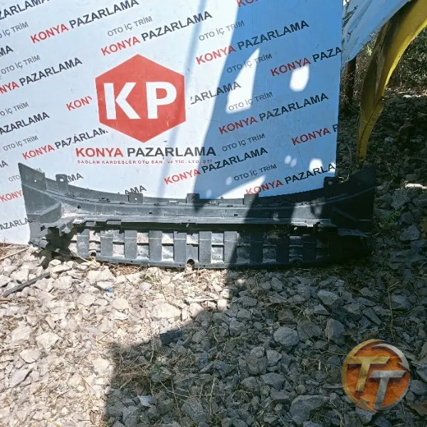 Ford Courier ön tampon alt muhafaza P-1536