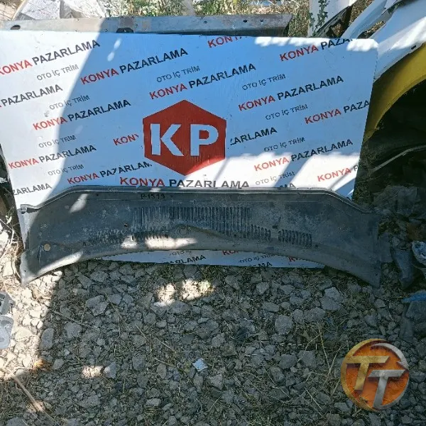 Fiat Albea ön cam ızgarası P-1519