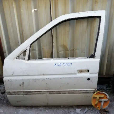 FORD ESCORT sol ön kapı Elö-0023 Esan