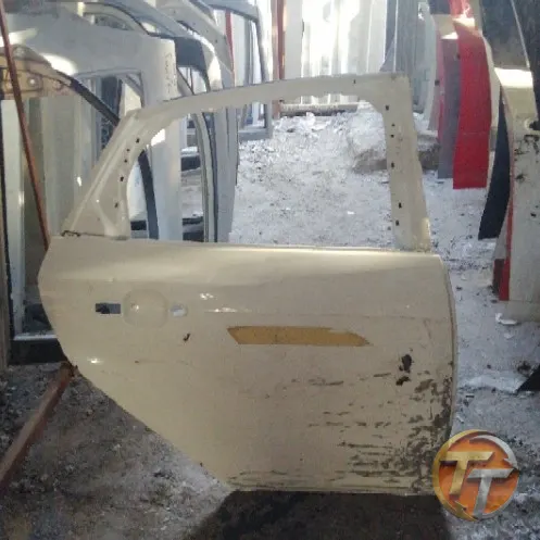 FORD FOCUS 3 sağ arka kapı Era-0040 Esan